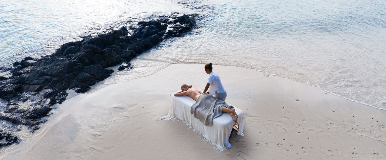 Relaxing Fiji beach massage