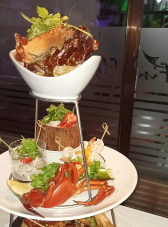 Flying Fin Restaurant & Bar 