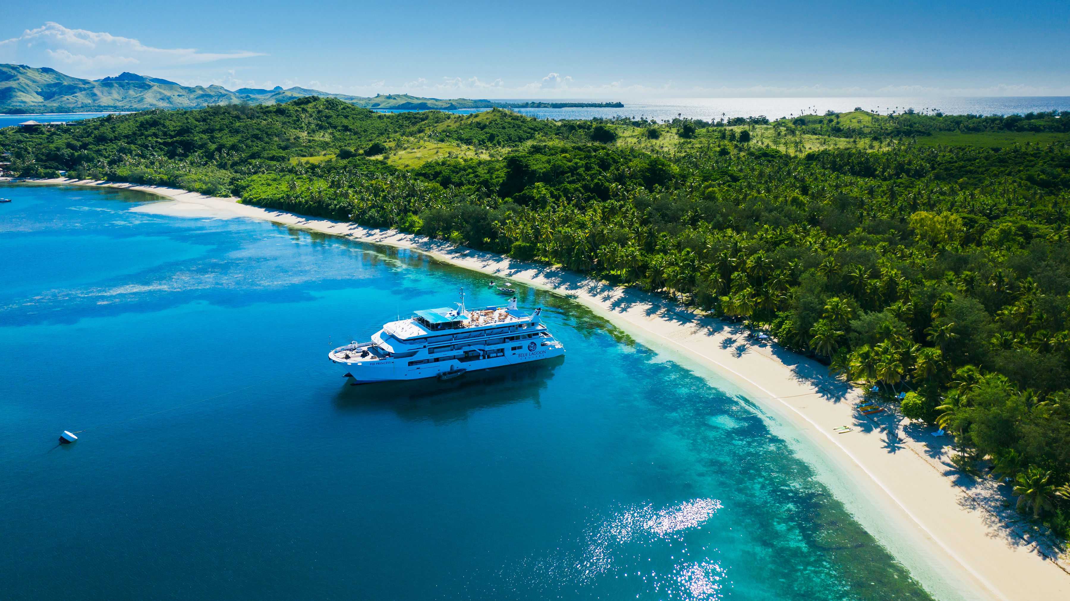 blue lagoon cruise mamanuca and yasawa islands